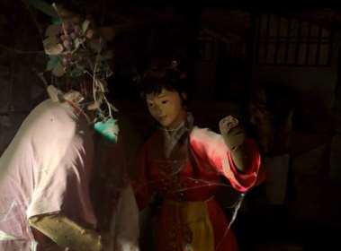 山西忻州荒废貂蝉墓园，暗室摆了很多人偶，60万元打了水漂