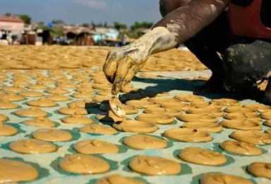 海地特色美食泥饼做法，靠吃泥饼为生的国家海地