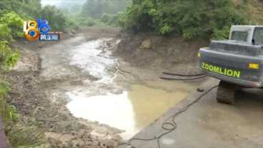 小溪挖成水塘 洗砂污染水源的原因