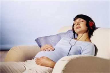 孕妇胎教音乐可以用耳机吗，对胎宝宝会有什么样的影响