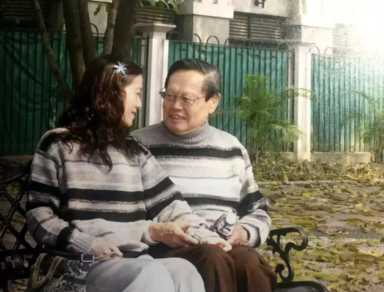 翁帆产下一子是谁的，杨振宁82岁娶28岁的翁帆