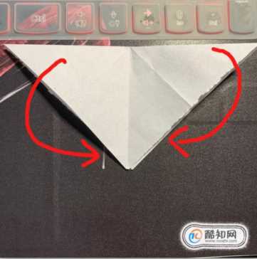 千纸鹤的折叠方法（图文详解）(简单的折纸教程:折纸千纸鹤步骤图解)