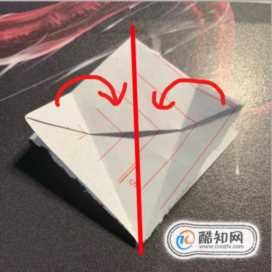 千纸鹤的折叠方法（图文详解）(简单的折纸教程:折纸千纸鹤步骤图解)