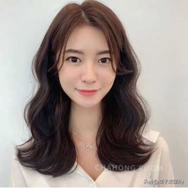 韩式发型图片女（最美大波浪发型19款）(15)