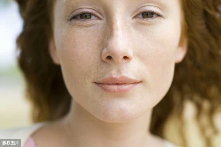 皮肤科老中医：脸上长斑主要是这两大原因引起的，这个穴位可淡斑