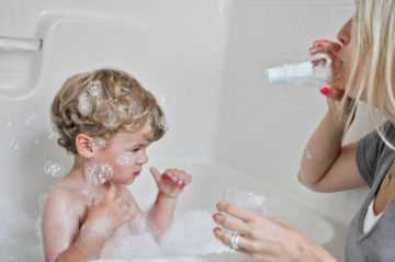 儿童吹泡泡水简单配方（教你自制安全好用的泡泡水）