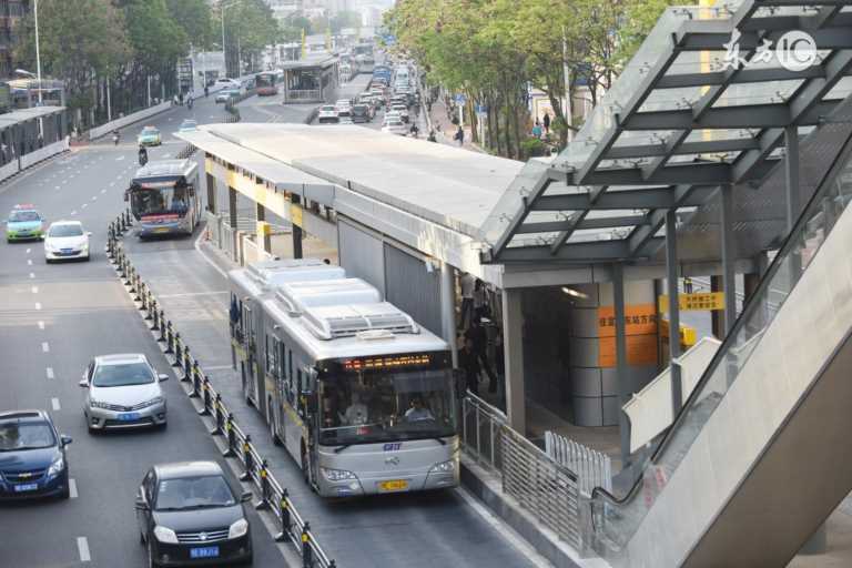 BRT公交车是什么意思（一文教你如何乘坐快速公交）