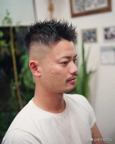 最新男生发型图片（今年最流行的十大男士发型）(6)
