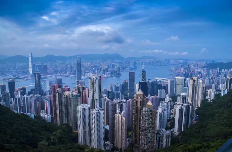 曾毓群成香港首富，香港不知名成为新首富的原因