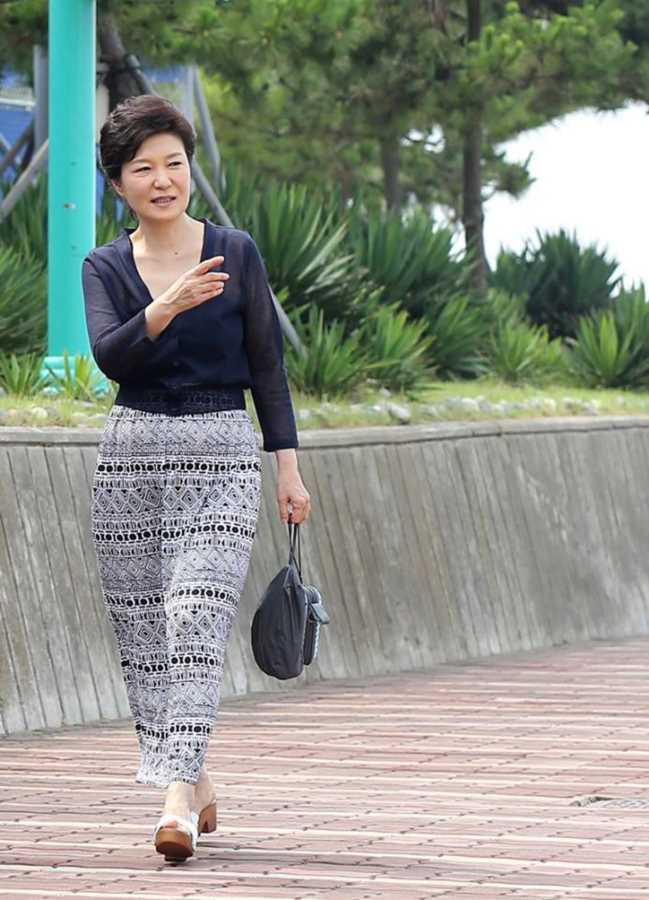 韩国总统朴槿惠为什么会入狱，韩国前总统朴槿惠终审