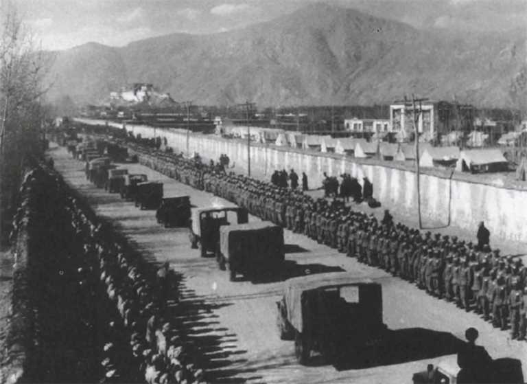 50年代西藏平叛：姜华亭内外勾结（54军直言难打 叛军下场如何？）