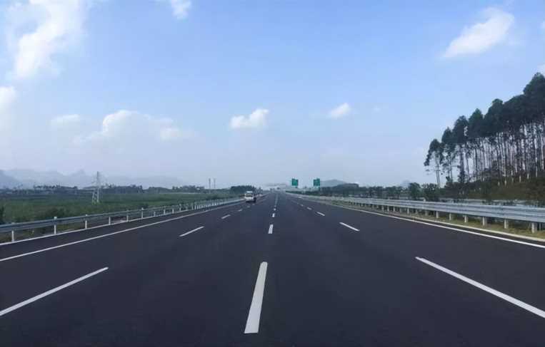 安徽这条高速拥堵厉害，在向双向8车道推进，未来或将还是“堵”