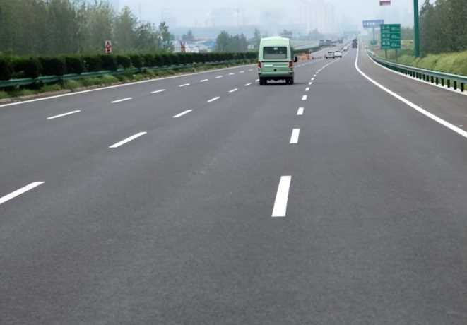 安徽这条高速拥堵厉害，在向双向8车道推进，未来或将还是“堵”