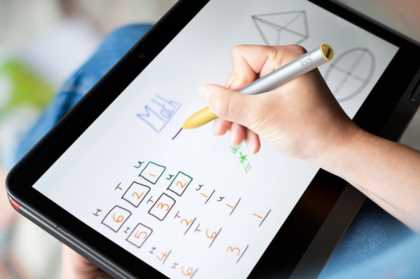 罗技推出新款Chromebook USI手写笔 专为教室使用而设计