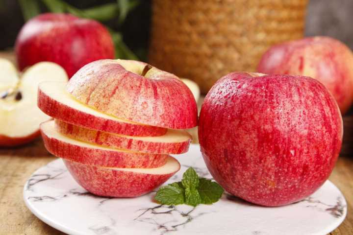 一个苹果有多少克（每天吃一个苹果对身体是有利还是有害）