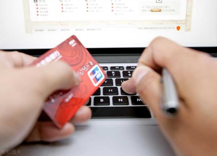 网上登陆银行卡锁了取款机可以用吗