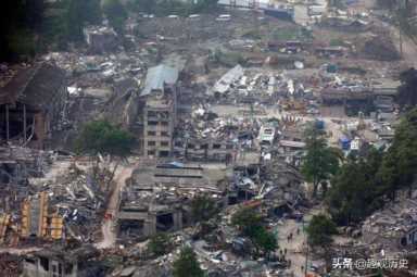 汶川捐款总额多少亿，汶川地震惨烈画面