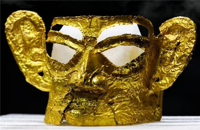 三星堆出土第二件金面具，考古学家们在三星堆遗址中发现了什么