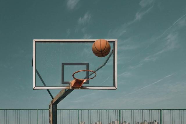 关于篮球的小说，篮球文,训练和成长过程怎么写