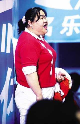 中国举重冠军女子吐血举重多少公斤