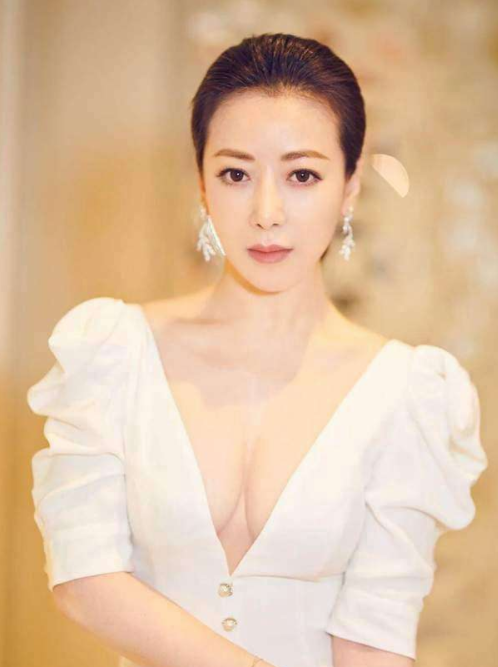 演员陈紫函：嫁小9岁的演员丈夫，46岁积极备孕