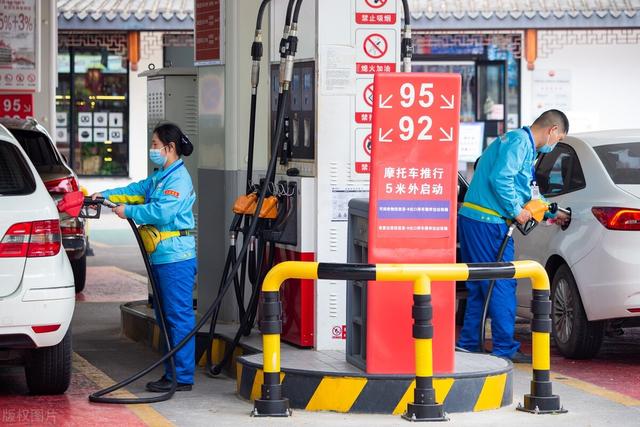 中国油价走势分析，今晚24时油价调整最新消息