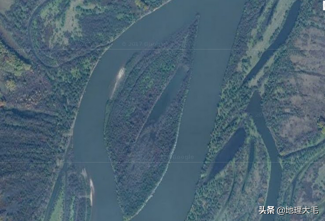 苏里江曾是我国的内江，东北地区原来也有出海口，虎林虎头要知道