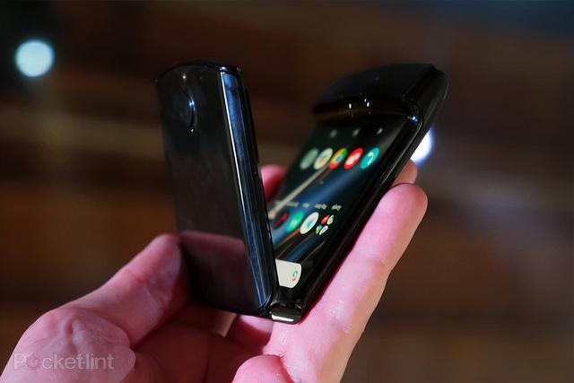 摩托罗拉v70手机参数配置，诺基亚和黑莓手机哪个更好用