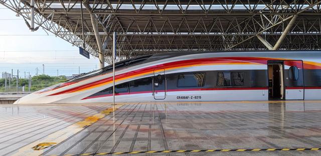 北京到重庆火车票，g字头高铁有几节车厢