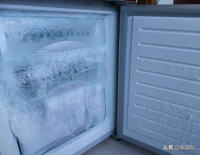 冰箱结冰用什么方法快速化冰，冰箱里面的冰如何去除