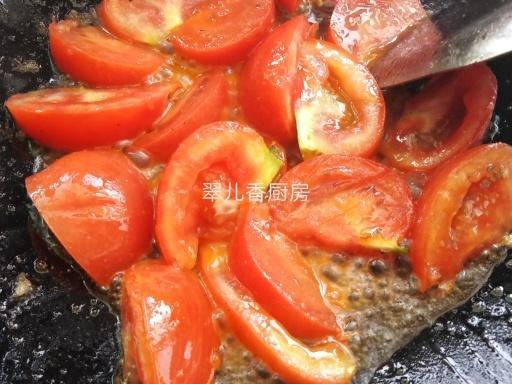 如何正确做白乌鱼的烹饪与食用，番茄煮鱼汤有什么营养