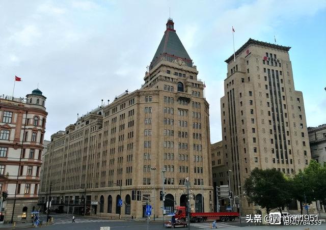 上海和平饭店的建筑风格特点，附近餐厅饭店(附2023年最新排行榜前十名单)
