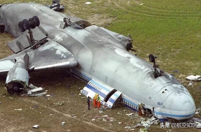 1999年，华航642航班，台风天中降落香港失事